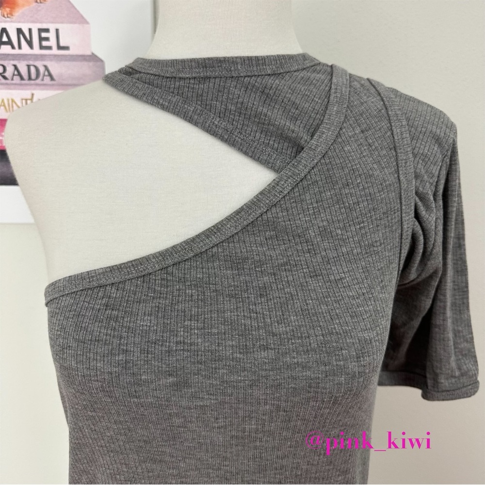 RtA Azalea Ribbed Cutout Top - Picture 3 of 17